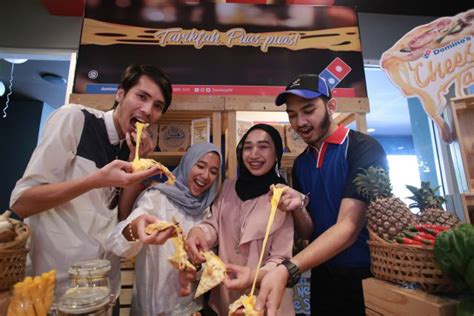 Find a cheesy recipe now. "Tariklah Puas-puas With the new Domino's Cheese Tarik ...