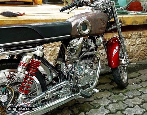 Motor legendaris ini dikenalkan pertama kali sebagai supra x 100 di tahun 2001. 51 Foto Gambar Modifikasi Motor CB 100 Terbaik Kontes drag-bike.com di 2020 | Motor, Gambar