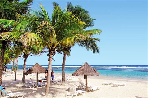 The commune turned decidedly towards tourism in the last 20 years, but still remains dependent on agriculture. Plage Pierre et Vacances guadeloupe sainte anne