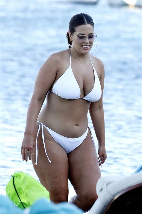 Ashley Graham Wears A White Bikini As She Spends Some Time At The Beach With Her Friends In