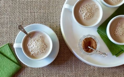 With these tips, you'll be able to spend time with your guests, and not in the kitchen! Spring Entertaining: Iced Vanilla Latte | Buttermilk Lipstick