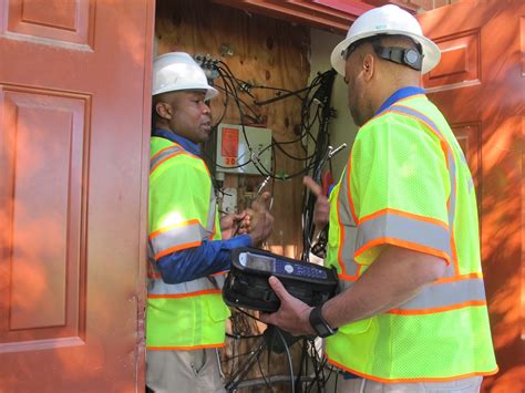 PHOTO RELEASE: Congressman Veasey Trains as Internet and Cable Technician | Congressman Marc Veasey