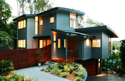 The majority of the time, the option of color for those exteriors of a home is given lesser importance than that for those home interiors. Attractive Exterior House Paint Colors with Modest Homes - Amaza Design