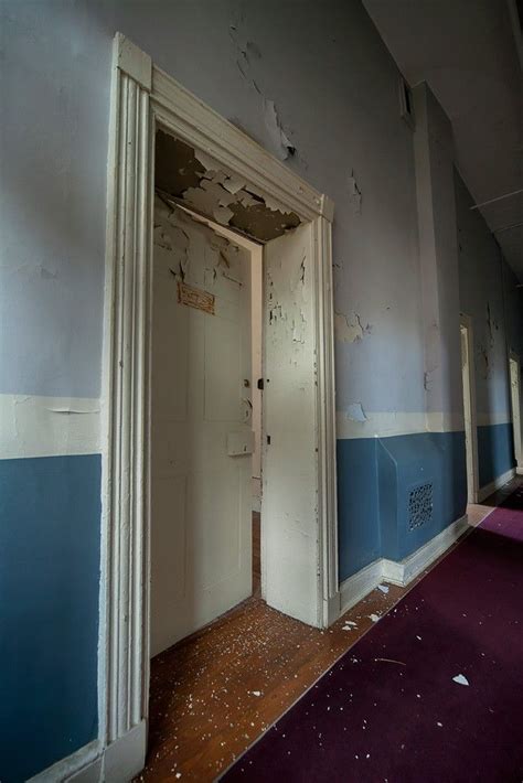 Unlabeled Photo Of The Abandoned Western State Hospital Virginia Hospital Abandoned