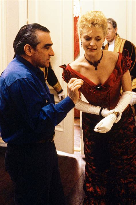 Martin Scorsese Y Michelle Pfeiffer En El Set De La Edad De La Inocencia 1993 The Age Of