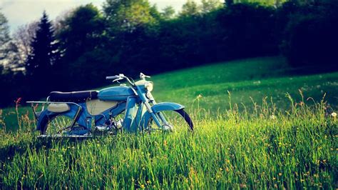 Brighten Your Desktop With This Free 4k Vintage Motorcycles Windows 10 Wallpaper For Pc 4k