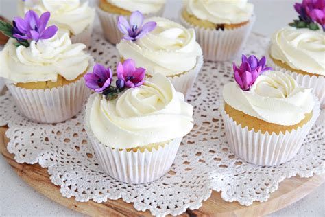 Wedding Cupcake Ideas And Designs Wedding Spot Blog
