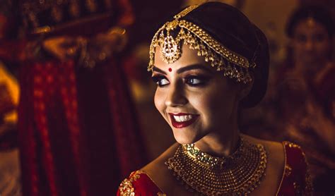 29 Dark Lip Makeup For Brides To Flaunt This Wedding Season