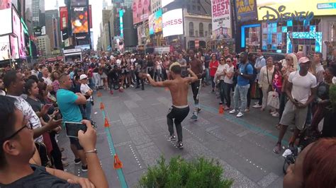 Best Street Performer In New York Youtube