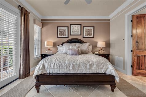 The key to a successful neutral bedroom color scheme lies beyond the colors. Brown Bedroom Decor | Brown bedroom decor, Bedroom color ...