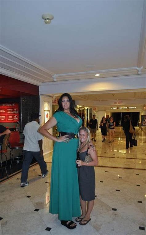 32 Beautiful Tallest Women In The World Mind Blowing Pictures In 2020