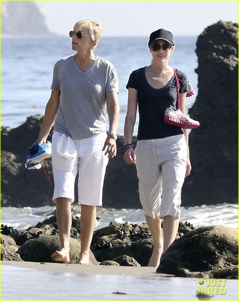 Ellen Degeneres And Portia De Rossi Walk On The Beach Photo 2616436 Ellen Degeneres Portia De
