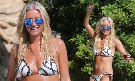 Denise Van Outen Shows Off Her Incredible Bikini Body As She Lives It
