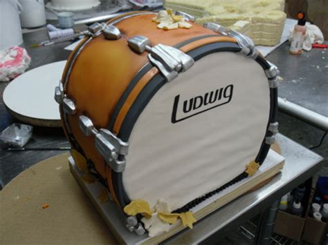 12 Exceedingly Good Musical Instrument Cakes Ludwig Bass Drum Cake