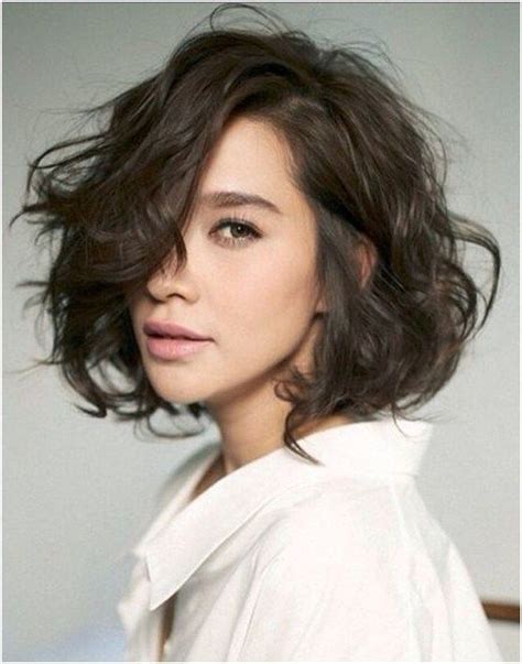 20 Stunning And Charming Wavy Bob Hairstyles Hairstyle Fix Short