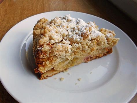 Den schnee vorsichtig darunte heben. Apfel - Rhabarber - Blechkuchen mit Streusel (Rezept mit ...