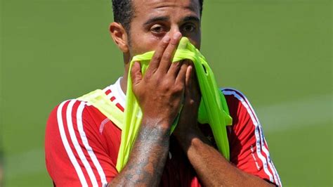 This tattoo would make your two hearts beat as one. Thiago: Was sein Unterarm-Tattoo bedeutet | FC Bayern