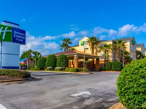 This property has good facilities for families. Hotels in Destin near Beach | Holiday Inn Express & Suites ...