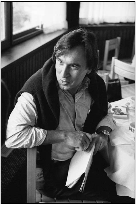 Claudio Abbado fotografato nel 1980. (Foto Contrasto) | Musica classica