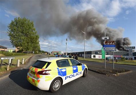 Huge Fire In Widnes As Smoke Seen For Miles Live Updates Liverpool Echo