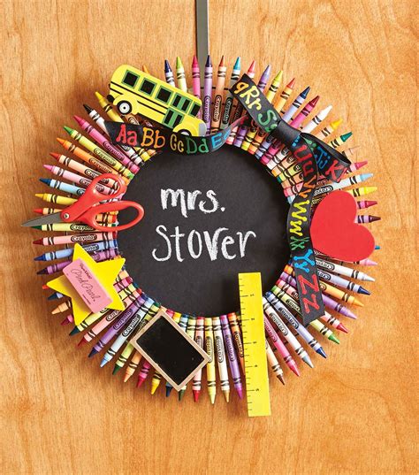How To Make A Crayon Wreath Crayon Wreath Teacher Appreciation Ts
