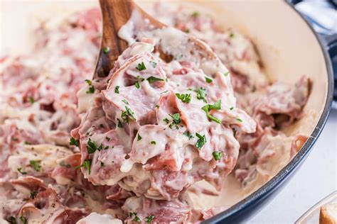 Super Easy Creamed Chipped Beef Recipe 5 Variations