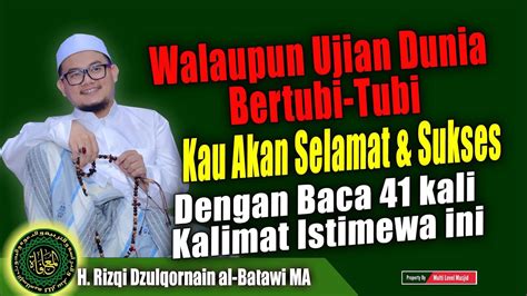 Aku yang melihatnya tersenyum dalam hati dan sengaja duduk menyamping. Dzikir Istimewa Ketika Ditimpa Ujian Bertubi-Tubi Kesulitan Kelas Berat Kau Akan Selamat ...