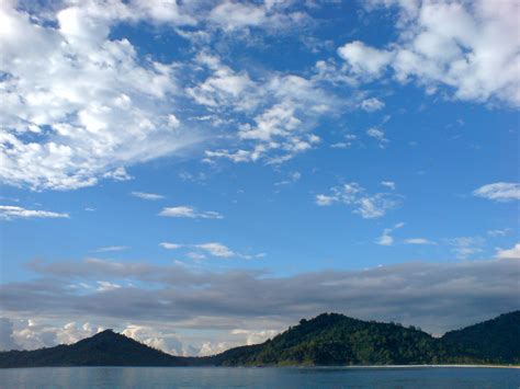 Gradasi warna di gambar pemandangan ini manis banget ya kalau dilihat. .: Sajak Tingkatan 5 - Di Bawah Langit yang Sama