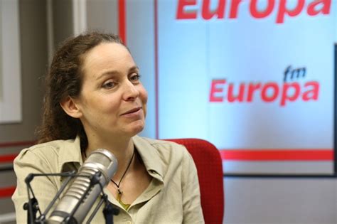 Dan barna (10 temmuz 1975 doğumlu), ekim 2017'den bu yana romanya'yı kurtarmak birliği başkanı olan rumen bir politikacı ve avukattır. Ciolos Sotie - Dan Barna Cred CÄƒ Drumul Lui Dacian Ciolos ...