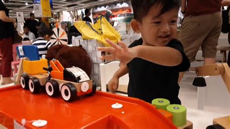 Sm player adalah pemutar video untuk pc yang dapat memutar segala jenis format video dan juga audio. Azka main mobil mobilan dan kereta api di Ikea alam sutera ...