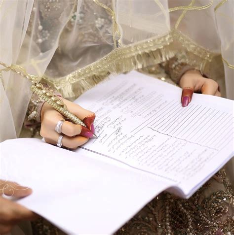 Nikkah Pen Inspo Bridal Mehendi Designs Hands Wedding Dresses For