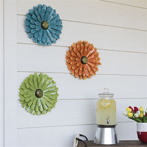 Bring dimension to a plain wall with the stratton home decor set of 3 flower combo wall decor. Orange Metal Flower Wall Plaque | Metal flower wall decor ...