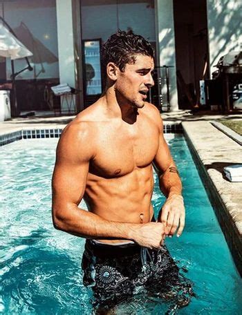 Reports emerged earlier this month that a sequel to the 2005 comedy, which starred… read more here Jack Gilinsky Shirtless, Underwear, Girlfriend | Famewatcher