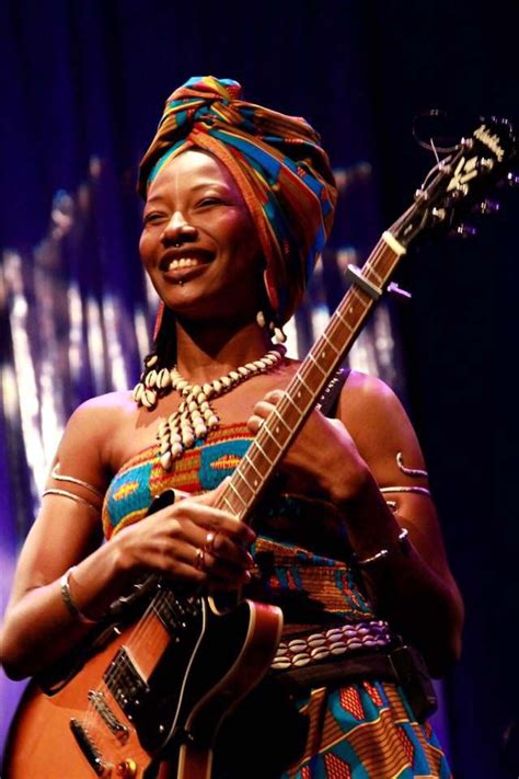 Fatoumata Diawara Female Musicians Female Guitarist Rock And Roll Girl