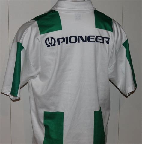 Het kids shirt thuis is eenvoudig te bestellen via onderstaande tabel. FC Groningen Home football shirt 1991 - 1993. Sponsored by ...