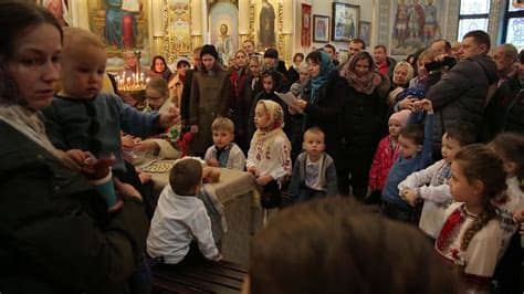Вони маленькі і дуже легкі для запам'ятовування, тому їх можна вивчити на пам'ять. Вітання з Днем святого Миколая - YouTube