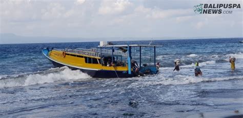 Oleh karena itu, pembinaan ideologi bangsa dan wawasan kebangsaan seoptimal mungkin harus dilakukan dalam rangka mempersiapkan sdm yang matang untuk membangun dan menjaga keutuhan negara kesatuan republik indonesia. Boat yang Akan Sandar dari Nusa Penida dipindahkan ke ...