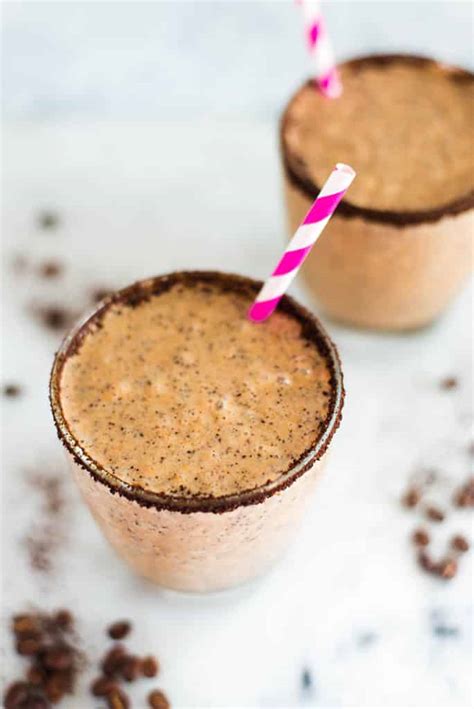 This 7 Ingredient Healthy Coffee Smoothie Will Make Your Mornings So