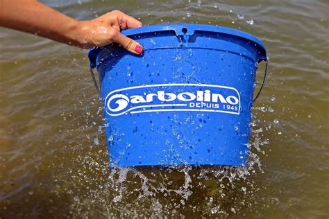 Voici les conditions qui représentent 90% de mes pêches classiques au coup: Seau bleu Garbolino pour l'amorce et l'eau - Pêche au coup ...