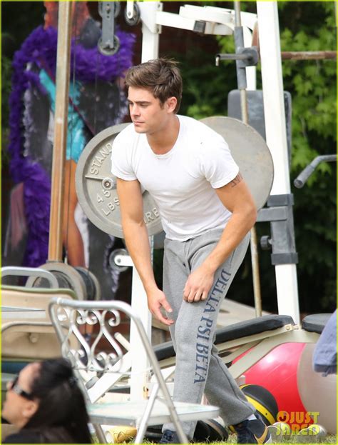 Zac Efron Lays In Dave Francos Lap On Townies Set Photo 2867034