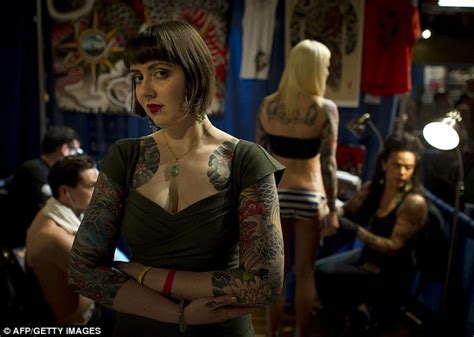 British Woman Travels To New York To Finish Two Year Tattoo On Her