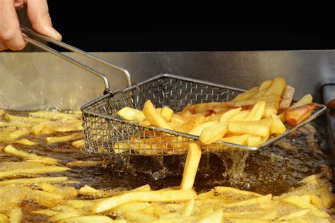 oil deep fat cooking fryer chips pan frying storage reuse waste spill containment fryers shutterstock expertreviews french into batter crisp