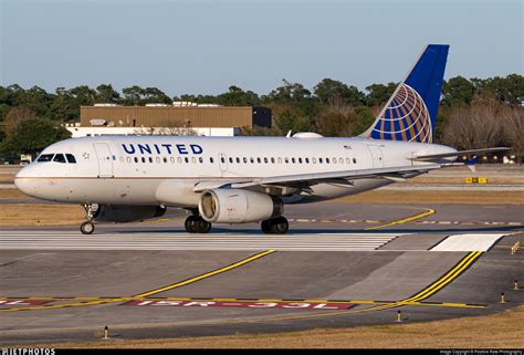 N808ua Airbus A319 131 United Airlines Positive Rate Photography
