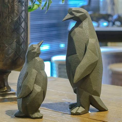 Retro Geometry Shaped Penguin Statue Resin Animal Sculpture Craft