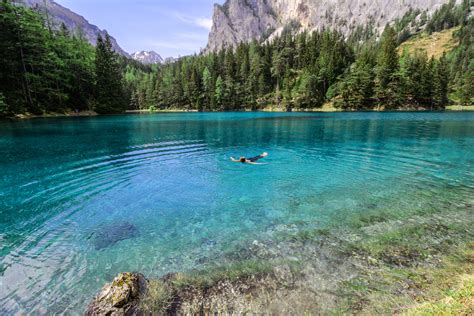 Republik österreich, listen ), is a landlocked east alpine country in the southern part of central europe. Grüner See: Vergängliches Naturwunder in Österreich ...