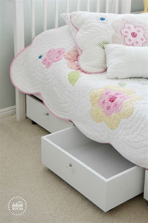 Creative Ways To Add Storage Under The Bed Decor By The Seashore