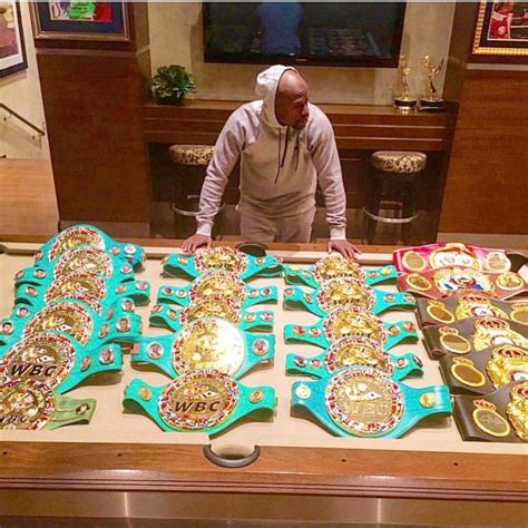 Floyd money mayweather traning — для тренировки 08:59. Still Unbeaten! Floyd 'Money' Mayweather Shows Off His ...