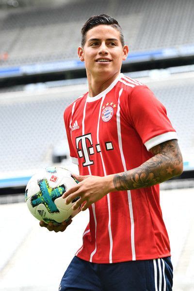 Fc bayern münchen haven't lost in their last 4 games. FC Bayern Muenchen Unveils New Signing James Rodriguez ...