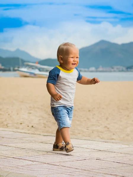 Baby Walking Stock Photos Royalty Free Baby Walking Images Depositphotos