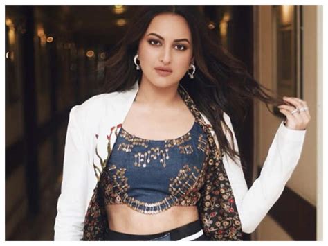‘dabangg 3 Sonakshi Sinha Gives Us A Glimpse Of Her Character ‘rajjo And It Is Sure To Take